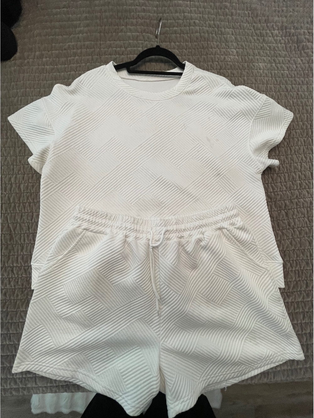 Women’s White Textured 2 Piece Set Cropped Top & Shorts Matching Lounge Set